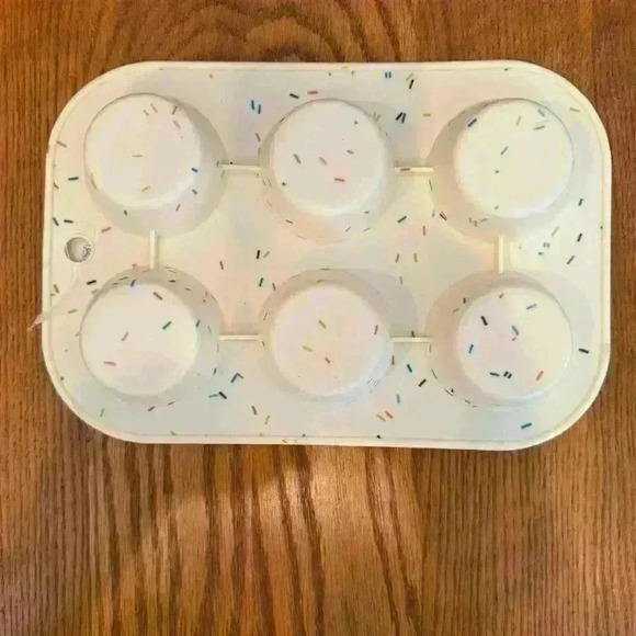 NWT, 3 Piece Silicon Pan Set, Baking, Loaf, Cupcake & Round Cake Pan, Sprinkle - Picture 13 of 15